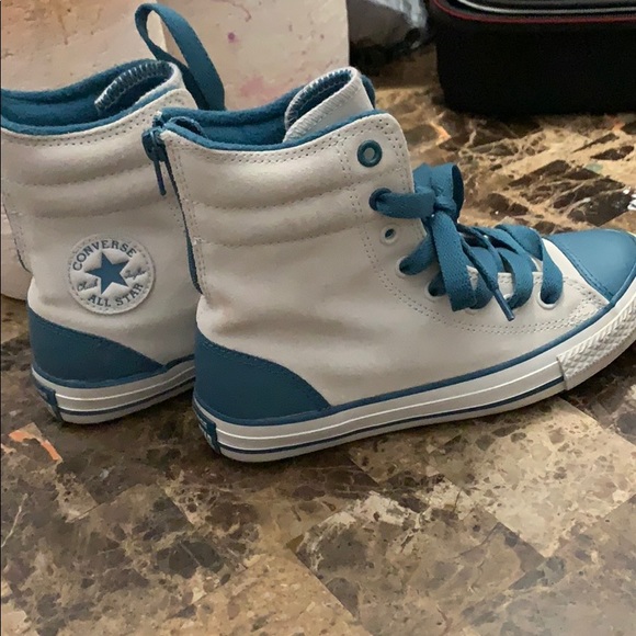 girls high top suede converse (worn once) - Picture 3 of 5